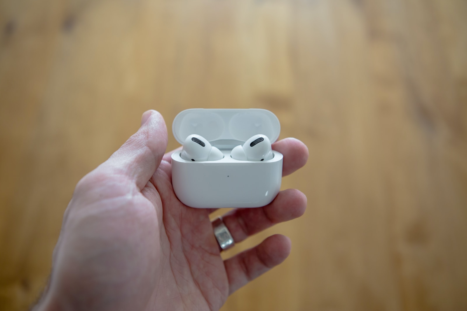 Are AirPods 1 And 2 The Same Size Case?