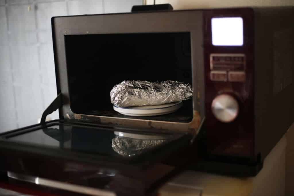 Microwave Not Heating Food but Runs? Best Fixes - InPics Solutions