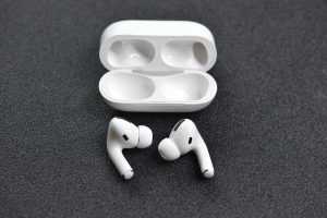 Techniques on How to Get AirPods Out Safely from a Hard Case