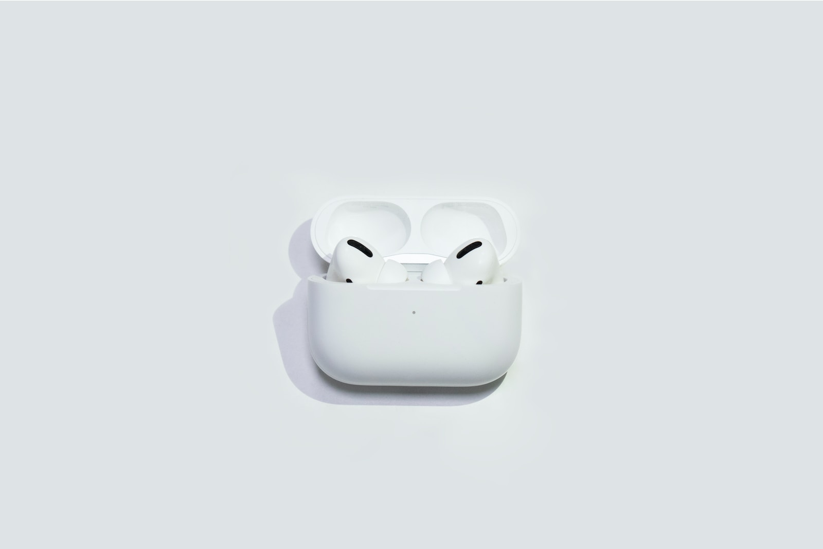 Are airpods pro compatible with magsafe?