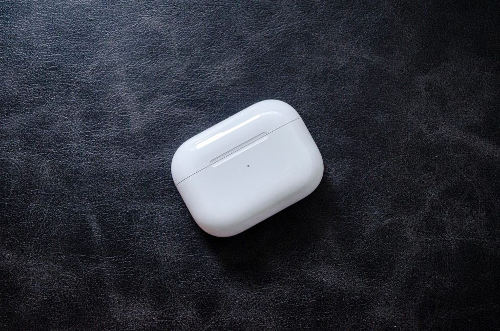 Issues with Connecting Only One Airpod: Possible Problems and Solutions