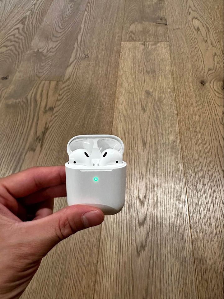 Apple Airpods – Best Earbuds for Business and Work Calls