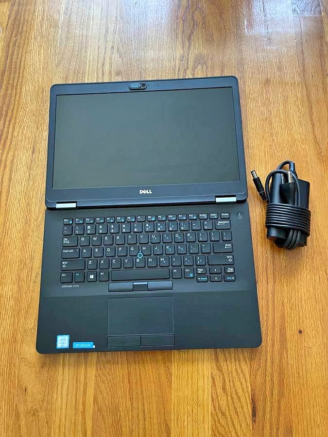 Dell Latitude 14 7000 E7470 Ultrabook – Best Cheap Laptops with SSD and Core i5