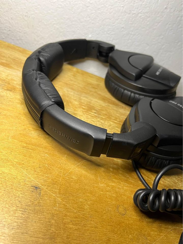 Sennheiser HD280PRO – Best Audiophile Sennheiser Headphones for Gaming and Music